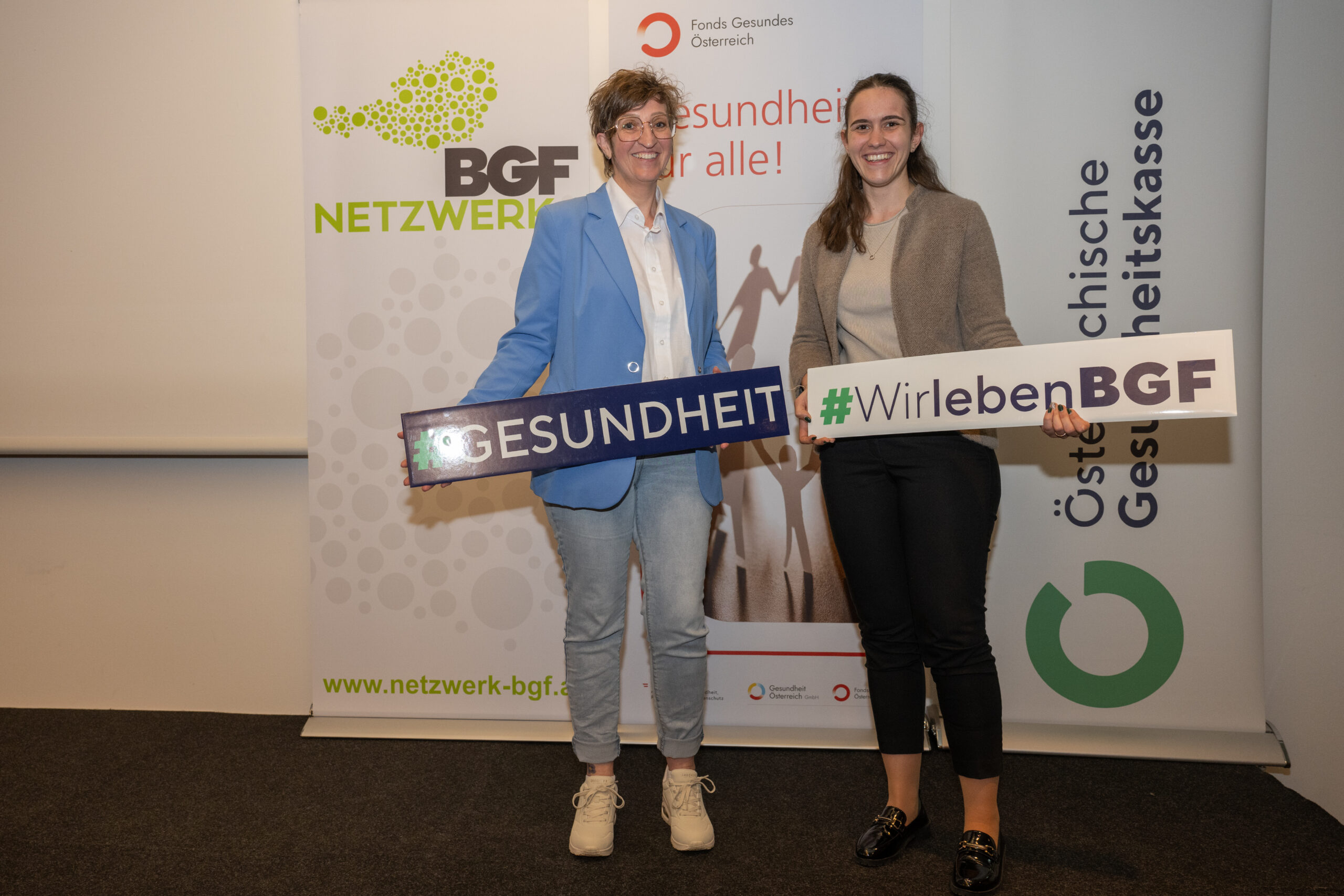 Zwei Personen bei Gesundheitsveranstaltung in Österreich